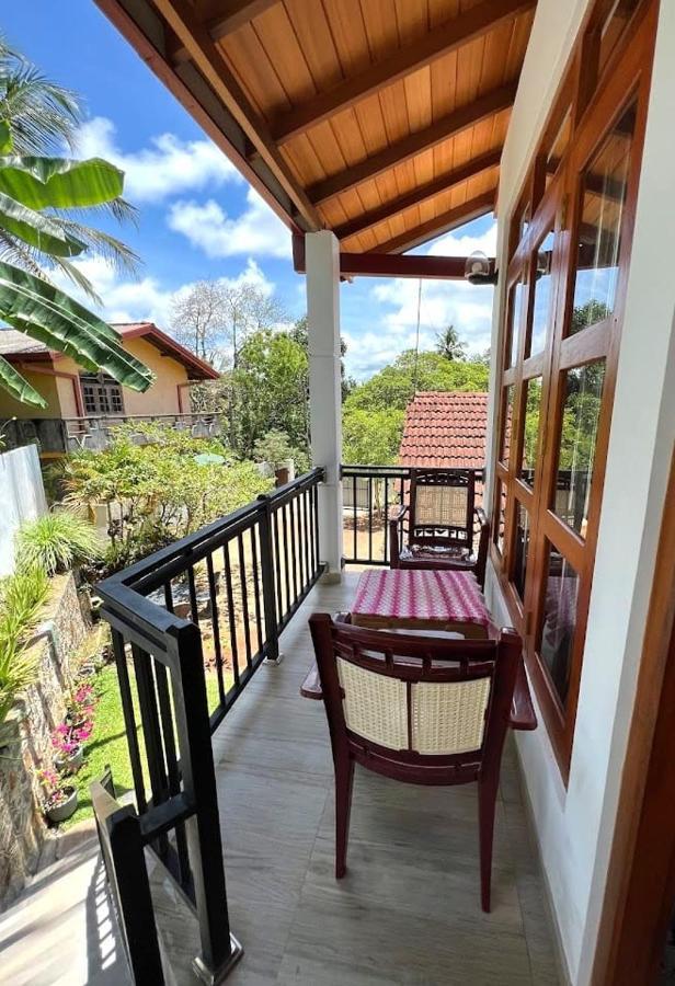 Villa Wismar Хіккадува Екстер'єр фото